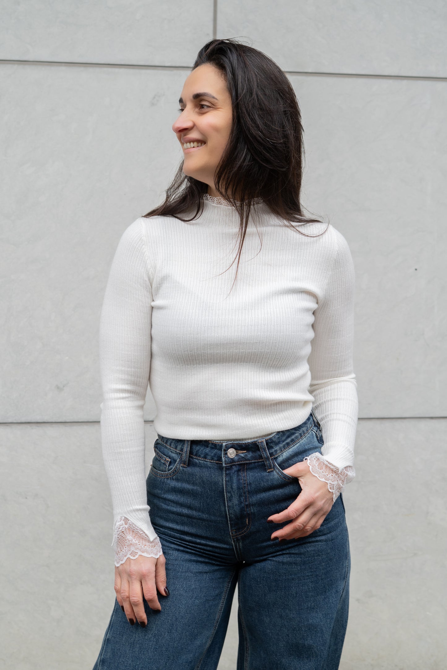 Julie pull wit